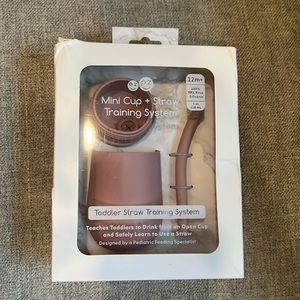 New/Sealed ezpz Mini Cup + Straw Training System Pink